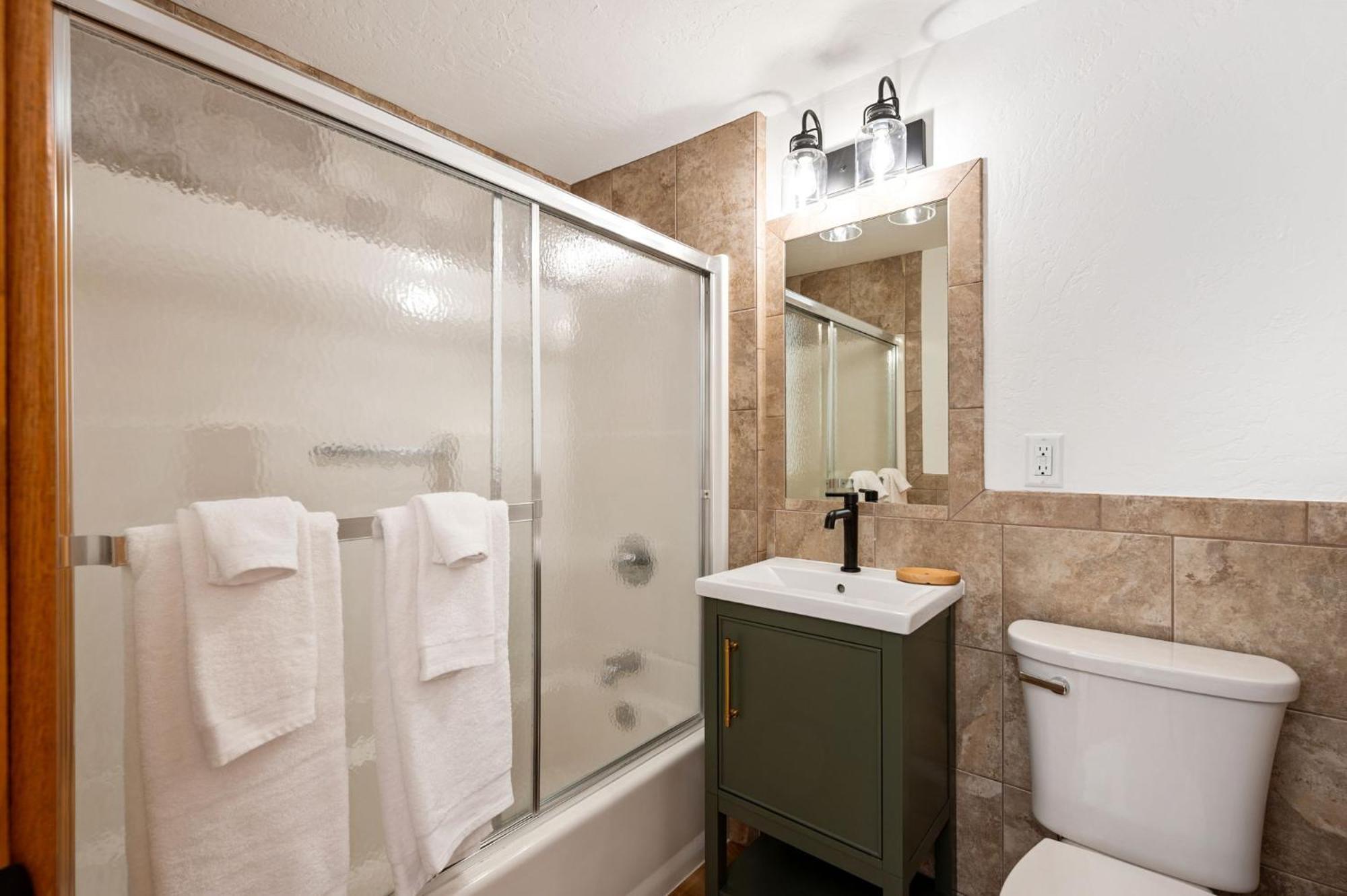Spruce & Shore Motel Фиш-Крик Экстерьер фото