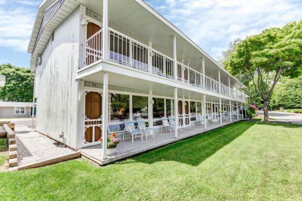 Spruce & Shore Motel Фиш-Крик Экстерьер фото